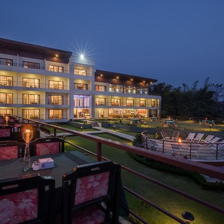 Park Safari Resort Sauraha Extérieur photo