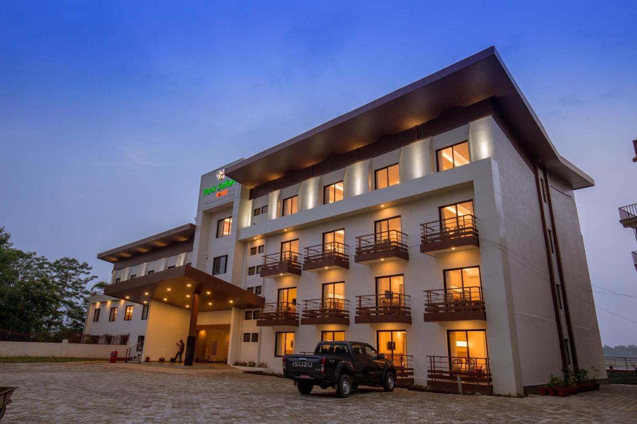 Park Safari Resort Sauraha Extérieur photo