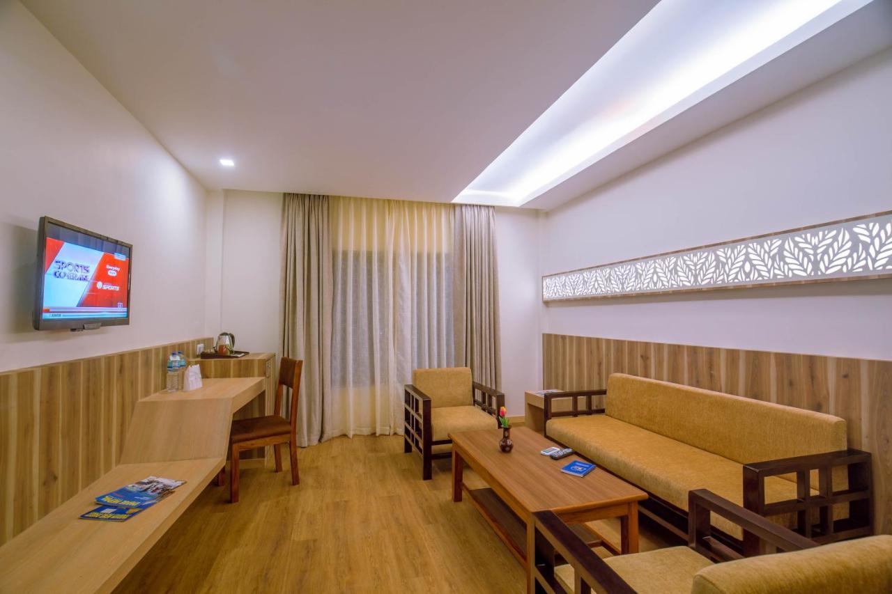Park Safari Resort Sauraha Extérieur photo