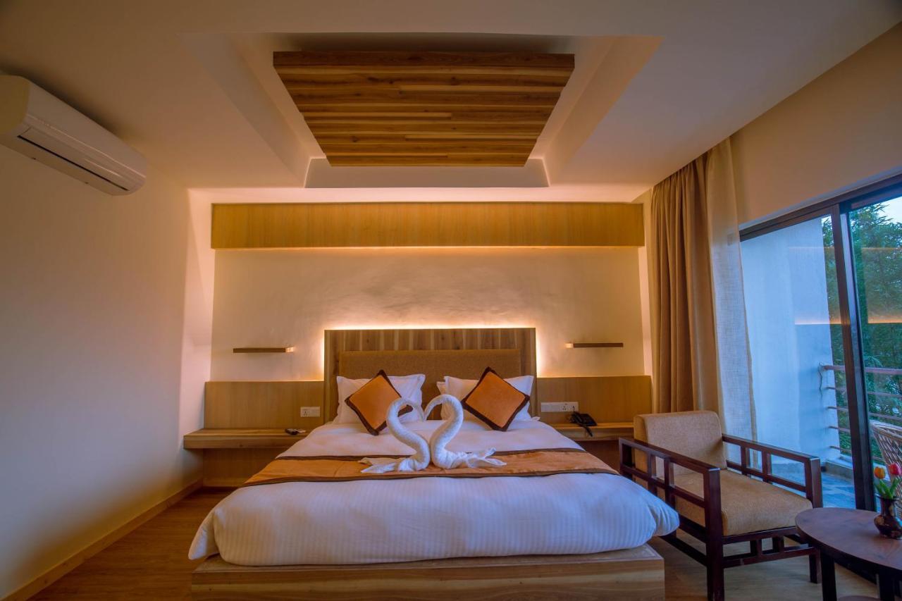 Park Safari Resort Sauraha Extérieur photo