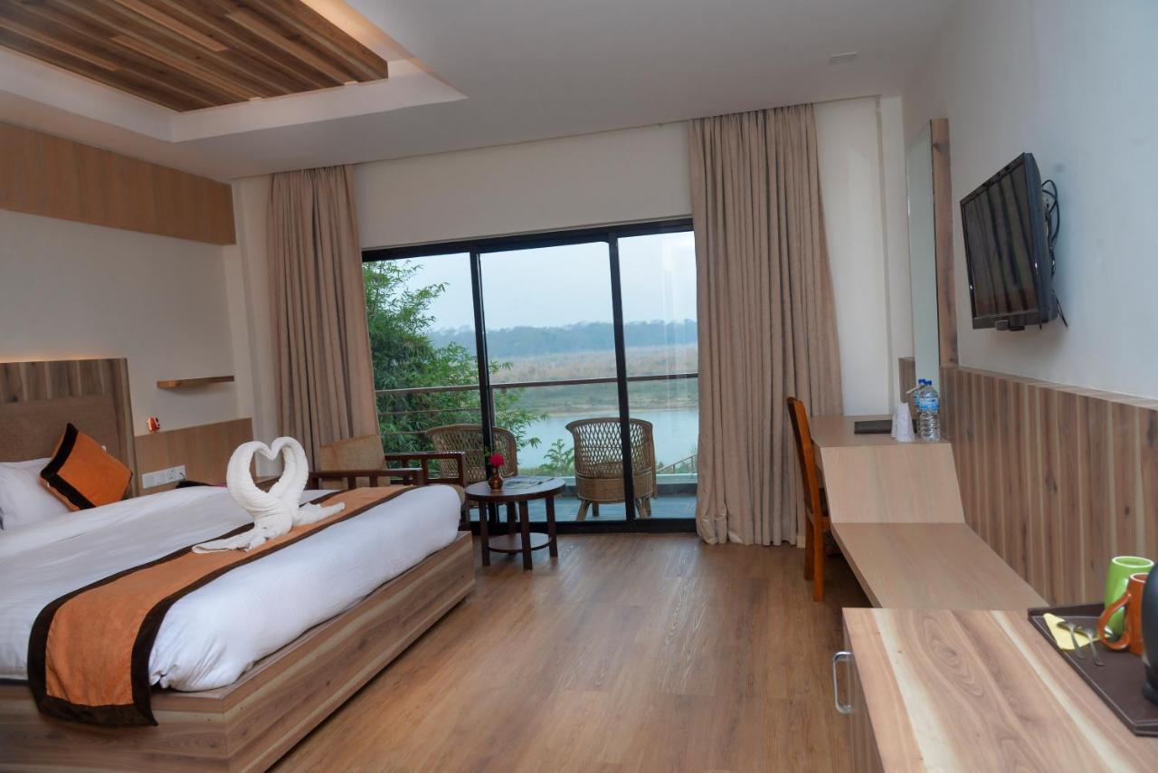 Park Safari Resort Sauraha Extérieur photo