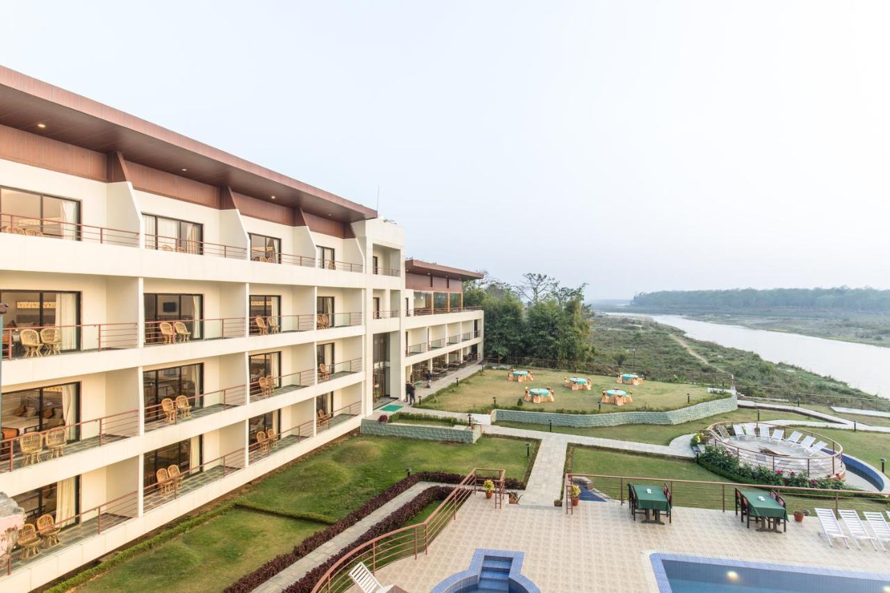 Park Safari Resort Sauraha Extérieur photo
